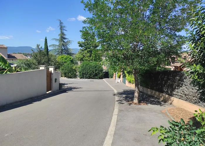 Au Petit Florian En Provence